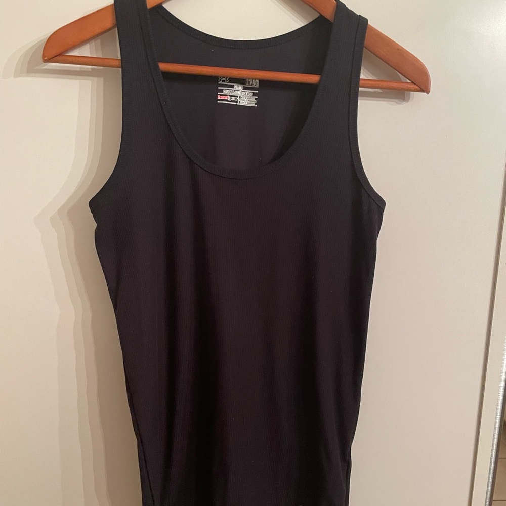 Under Armour black tank size large woman’s